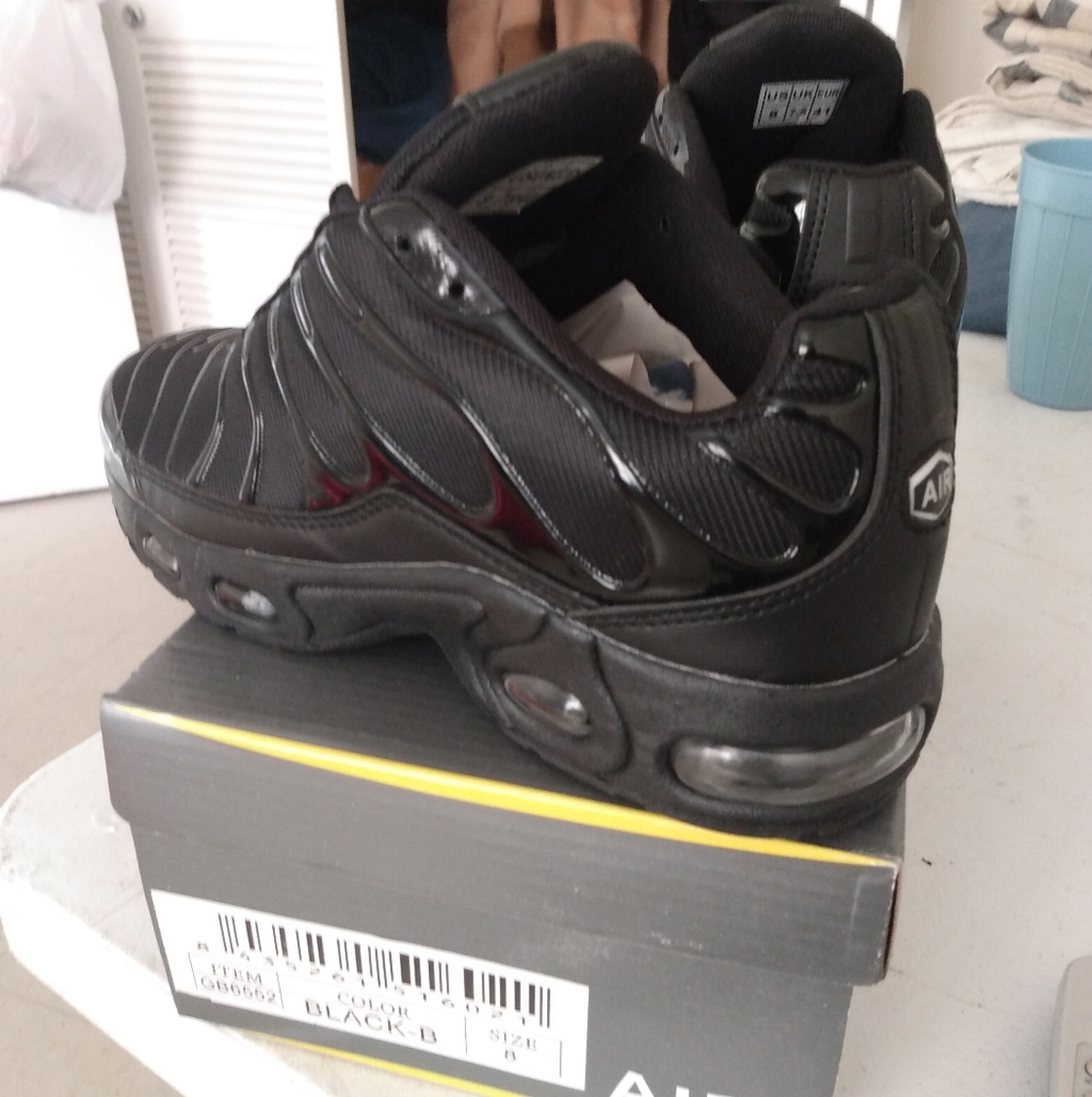 Men's running sneakers